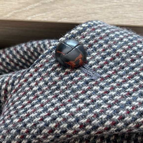 Vintage | 100% Pure Wool Checkered Single Breasted Oversized Blazer - Picture 12 of 12